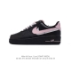 耐克 Nike Air Force 1 '07 Low 空军一号 含气垫 小白鞋 低帮百搭厚底增高休闲运动板鞋。柔软、弹性十足的缓震性能和出色的中底设计，横跨复