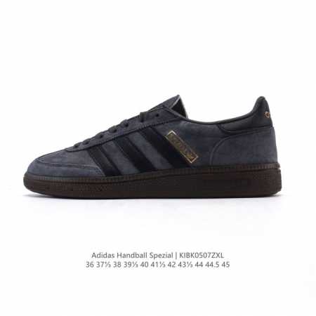 阿迪达斯 Adidas Handball Spezial 低帮三叶草学院风复古休闲板鞋 德训鞋 橡胶底柔软皮革经典运动鞋板鞋。圆头、缝合拼接设计、正面绑带、鞋舌 - 点击图像关闭