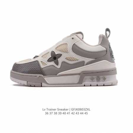 Lv Skate Sneaker 路易威登 2025年新款运动板鞋 蛇年限定 春夏秀场初次亮相，此次以粒面牛皮革焕新呈现。加垫鞋领和鞋舌援引滑板鞋设计，科技鞋带 - 点击图像关闭
