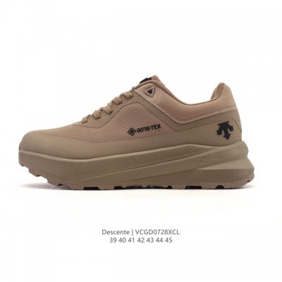 新品公司级 Descente 迪桑特Urban Outdoor系列男款Traxis运动休闲鞋夏季新品。迪桑特的Core-Tex面料，轻薄又坚固，防水透气还防风，