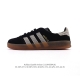 阿迪达斯 Adidas Originals Gazelle Indoor复古三叶草防滑透明橡胶板鞋经典运动鞋。这款经典鞋,忠于原版设计,缀撞色三条纹和鞋跟饰片。