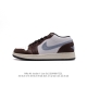耐克 乔丹air Jordan 1 Low Aj1 乔1 乔丹1代aj1 低帮复古文化休闲运动篮球鞋。该鞋款从 1985 年元年款汲取设计灵感，焕新演绎简约经典