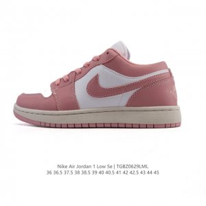 耐克 乔丹Air Jordan 1 Low Aj1 乔1 乔丹1代Aj1 低帮复古文化休闲运动篮球鞋。从1985 年面世的元年款汲取设计灵感，采用简洁大方的经典