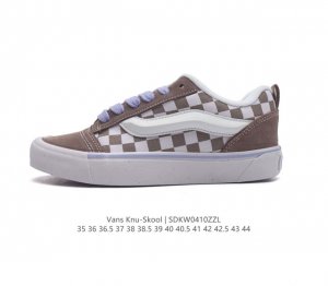 万斯 Vans Knu-Skool Vr3 Lx 面包鞋。坎普尔 茱利安系列低帮复古硫化休闲运动板鞋“肥胖版大logo”要说整个2023年最为热门的鞋型之一，