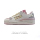 180 adidas/阿迪达斯 三叶草 Forum Low 女运动鞋 摩登演绎篮球风的经典鞋。英文的“Forum”，是进行表达的场所，在这里，可以释放自己的热情