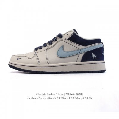 耐克 乔丹Air Jordan 1 Low Aj1 乔1 乔丹1代Aj1 低帮复古文化休闲运动篮球鞋。该鞋款从 1985 年元年款汲取设计灵感，焕新演绎简约经典