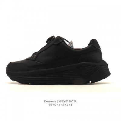 公司级 Descente 迪桑特Urban Outdoor系列男款Traxis运动休闲鞋夏季新品。迪桑特的Core-Tex面料，轻薄又坚固，防水透气还防风，简直