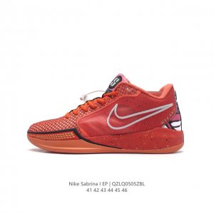 Wnba 球星sabrina Ionescu 的签名鞋nike Sabrina 1 篮球鞋正式发布 这双鞋定位是中性，并不限定于女子款式。低帮设计，鞋面材质选取