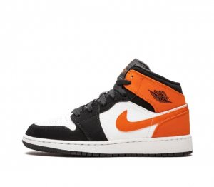 真二层耐克 Nike Air Jordan 1 Retro High Og 乔丹一代aj1 乔1 Aj1 高帮篮球鞋复刻运动鞋 皮面高帮板鞋的设计灵感源自运动夹