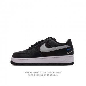 耐克 Nike Air Force 1 '07 Low 空军一号含气垫 低帮百搭厚底增高休闲运动板鞋。柔软、弹性十足的缓震性能和出色的中底设计，横跨复古与现代的