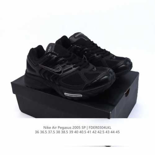 120 耐克Nike Pegasus 2005 复古运动休闲低帮跑步鞋 厚底增高老爹鞋。Pegasus 2005 于 2005 年中期首次亮相。 从视觉上看，这