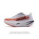 新品公司级 Hokaoneone男女春季竞速跑步鞋Cielox12.0马拉松专业跑步鞋Hoka运动跑鞋Cielo X1 2.0定位马拉松破3选手。上下两层双密度