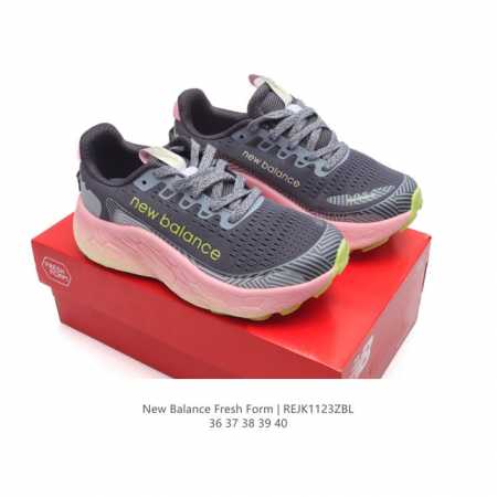 公司级 新百伦 [New Balance] Fresh Form 女士运动鞋 厚底增高跑鞋。这款跑鞋不仅有着以大数据为基础的fresh Foam虎蜂大底，还有着 - 点击图像关闭