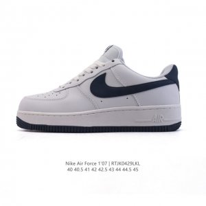 耐克 Nike Air Force 1 '07 Low 空军一号含气垫 小白鞋 低帮百搭厚底增高休闲运动板鞋。柔软、弹性十足的缓震性能和出色的中底设计，横跨复古