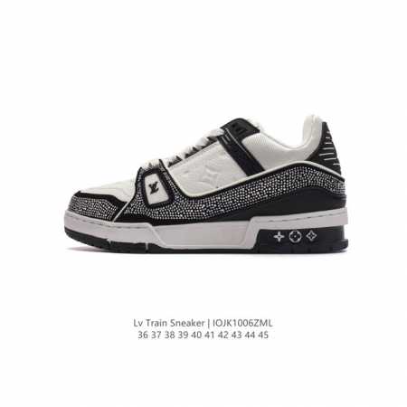 公司级 路易威登 满钻 Louis Vuitton Lv路易威登板鞋 时尚运动鞋 潮厚底增高休闲鞋。舒适防滑底和百搭性霸屏整个时尚娱乐圈，细节调整完美主义！致t - 点击图像关闭