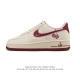 耐克 Nike Air Force 1 '07 Low 空军一号含气垫 低帮 小白鞋 百搭厚底增高休闲运动板鞋。柔软、弹性十足的缓震性能和出色的中底设计，横跨复