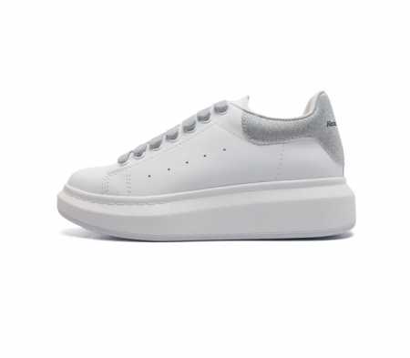 热销经典款 Alexandermcqueen 亚历山大 麦昆mcq 运动小白鞋厚底增高闪尾光滑牛皮平底鞋休闲鞋 时尚男女板鞋潮运动鞋 火爆到大街小巷无人不知 无 - 点击图像关闭