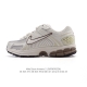 Nike 耐克夏季 Zoom Vomero 5 运动鞋休闲训练跑步鞋。Nike Zoom Vomero 5 男女子运动鞋妥帖包覆足部，提供透气支撑效果。耐穿材料