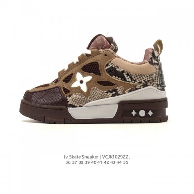 路易威登 Louis Vuitton Lv路易威登板鞋 时尚运动鞋潮厚底增高男女鞋。舒适防滑底和百搭性霸屏整个时尚娱乐圈，细节调整完美主义！采用柔软皮革拼接鞋面