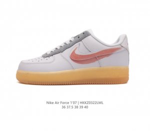 耐克 Nike Air Force 1 '07空军一号经典篮球鞋休闲运动鞋穿上 Air Force 1 '07 运动鞋革新经典篮球鞋 助你踢踩跳跺 滑步旋转 自