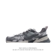Nike 耐克 V2K Run 减震防滑 复古低帮跑步鞋 超火复古跑鞋，采用太空革组合呼吸网眼布鞋面材质，搭载正确4层组合底模，嵌入tpu加固稳定模块,双层md