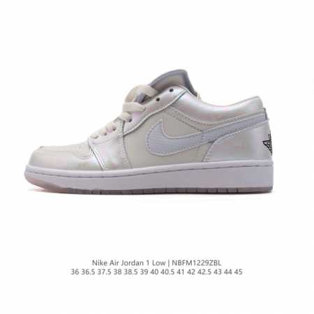 真标 耐克 乔丹air Jordan 1 Low Aj1 乔1 乔丹1代aj1 低帮复古文化休闲运动篮球鞋。该鞋款从 1985 年元年款汲取设计灵感，焕新演绎简 - 点击图像关闭