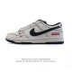耐克 Nike Dunk Low Retro 运动鞋复古板鞋。作为 80 年代经典篮球鞋款，起初专为硬木球场打造，后来成为席卷街头的时尚标杆，现以经典细节和复古