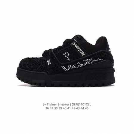 公司级 路易威登 Louis Vuitton LV路易威登板鞋 时尚运动鞋 满钻潮厚底增高鞋 。舒适防滑底和百搭性霸屏整个时尚娱乐圈，细节调整完美主义！鞋面采用 - 点击图像关闭