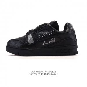 公司级 路易威登 Louis Vuitton Lv路易威登板鞋 时尚运动鞋潮厚底增高男女鞋。舒适防滑底和百搭性霸屏整个时尚娱乐圈，细节调整完美主义！采用柔软皮革
