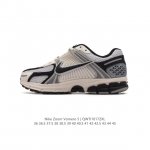 Nike 耐克夏季 ZOOM VOMERO 5 运动鞋休闲训练跑步鞋。Nike Zoom Vomero 5 男女子运动鞋妥帖包覆足部，提供透气支撑效果。耐穿材料