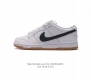 耐克 Nike Sb Dunk Low Pro 女滑板鞋 经典复古运动鞋 采用低帮设计 塑就经典 Dunk 风格 鞋垫后跟搭载 Zoom Air 气垫 加衬鞋舌