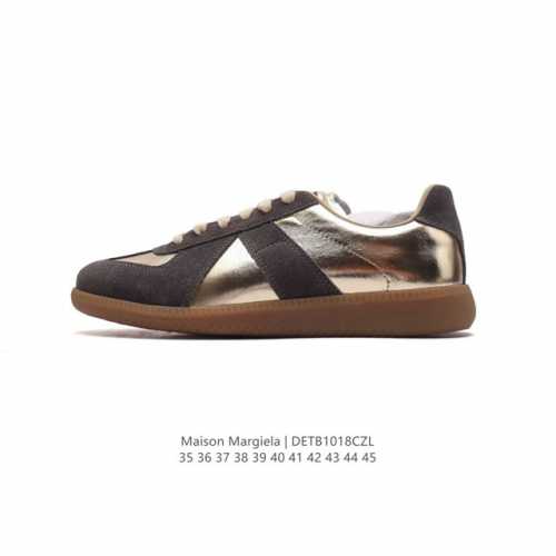 公司级 Maison Martin Margiela 马丁 马吉拉 德训休闲板鞋。牛皮革柔软细腻的特点与麋鹿皮的绒毛质感相结合，使其既有超高的柔软舒适度，又同时