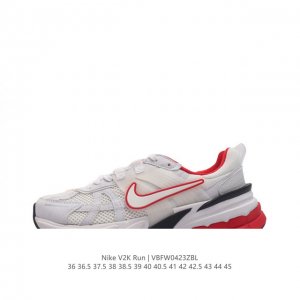 Nike 耐克 V2K Run 减震防滑 复古低帮跑步鞋 超火复古跑鞋，采用太空革组合呼吸网眼布鞋面材质，搭载正确4层组合底模，嵌入tpu加固稳定模块,双层md