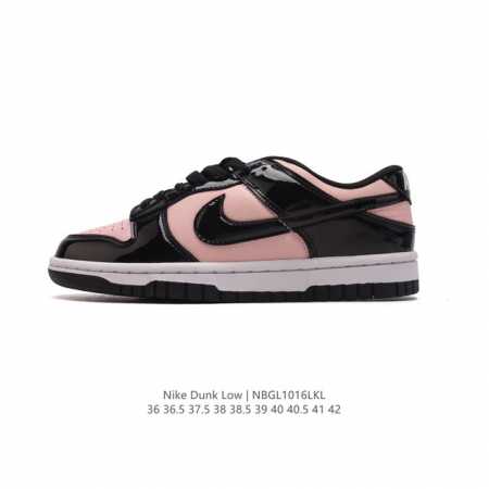 耐克 Nike Sb Dunk Low Pro 女款运动鞋复古板鞋，尽情迈步，彰显个性风采。采用柔软皮革鞋面，经久耐穿，塑就如元年款 Dunk 般的复古质感。鞋 - 点击图像关闭