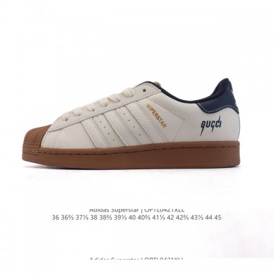 公司级 阿迪达斯 Adidas Superstar 2025年新款鞋子 蛇年新款 经典贝壳头系列 新款休闲板鞋潮流男女士运动鞋 鞋面织物拼接材质 标志性的贝壳鞋
