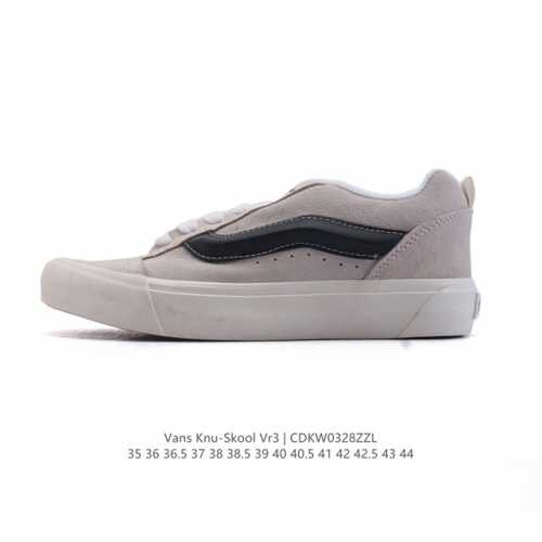 140 万斯 Vans Knu-Skool Vr3 Lx 面包鞋皮革拼接鞋面。坎普尔·茱利安系列低帮复古硫化休闲运动板鞋“肥胖版大Logo”要说整个2023年最