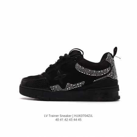 路易威登 满钻 Louis Vuitton LV路易威登板鞋 时尚运动鞋 潮厚底增高休闲鞋。舒适防滑底和百搭性霸屏整个时尚娱乐圈，细节调整完美主义！致TPR光泽 - 点击图像关闭