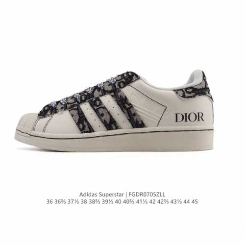 公司级 阿迪达斯 Adidas Superstar 2025年新款鞋子 蛇年新款经典贝壳头系列 新款休闲板鞋潮流男女士运动鞋 。鞋面柔软皮革拼接材质 标志性的贝