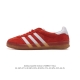 特价公司级 阿迪达斯 Adidas Originals Gazelle Indoor复古三叶草防滑透明橡胶板鞋经典运动鞋。这款经典鞋,忠于原版设计,缀撞色三条纹