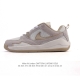 耐克 乔丹 Nike Jordan 男女篮球鞋 Jordan Cmft Era 运动鞋，作为运动休闲款式，外观上延续了复古韵味，鞋面质感层次丰富。 货号: Hj