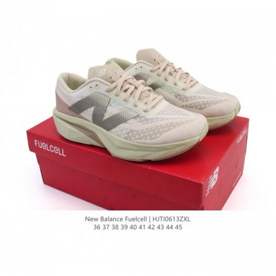 新百伦 New Balance Nb 男女鞋Rc Elite系列Mfcxlk4马拉松专业竞速碳板跑步鞋。搭载全新升级的全脚掌，Fuelcell科技中底，其优秀的