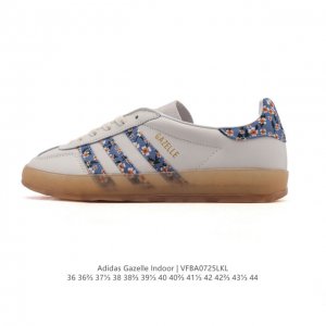 阿迪达斯 Adidas Originals Gazelle Indoor复古三叶草防滑透明橡胶板鞋经典运动鞋 Hello Kitty 猫。这款经典鞋,忠于原版设