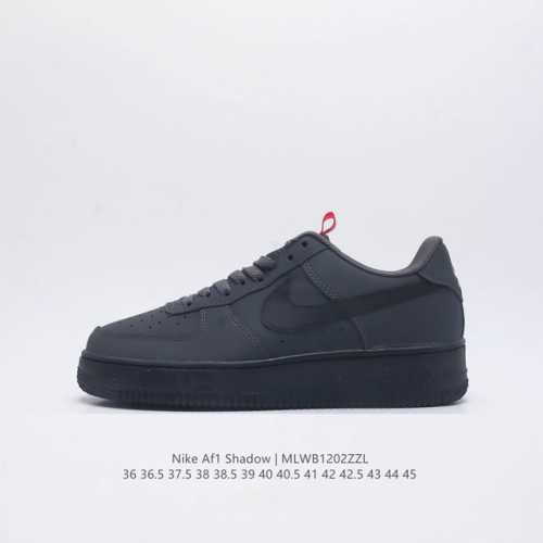耐克 Nike Air Force 1 ’07 空军一号低帮百搭休闲运动板鞋。柔软、弹性十足的缓震性能和出色的中底设计，横跨复古与现代的外型结合，造就出风靡全球