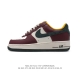 耐克 Nike Air Force 1 '07 Low 空军一号含气垫 低帮百搭厚底增高休闲运动板鞋。柔软、弹性十足的缓震性能和出色的中底设计，横跨复古与现代的