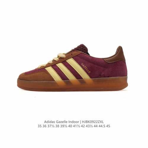 阿迪达斯 Adidas Originals Gazelle Indoor 复古三叶草防滑透明橡胶板鞋经典运动鞋。这款经典鞋,忠于原版设计,缀撞色三条纹和鞋跟饰片