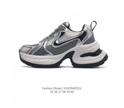 潮奢 巴黎世家 Balenciaga 女士厚底增高板鞋老爹鞋运动鞋 Balenciaga 最新爆款低帮系带休闲运动板鞋 专柜同步上架香港 美国 巴黎各大时尚博主