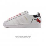 阿迪达斯 Adidas Superstar 2025年新款鞋子 经典贝壳头系列 新款休闲板鞋潮流女士运动鞋 。鞋面皮革拼接材质 标志性的贝壳鞋头，简约的线条。就