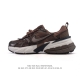 Nike 耐克 V2K Run 减震防滑 复古低帮运动跑步鞋 超火复古跑鞋，采用太空革组合呼吸网眼布鞋面材质，搭载正确4层组合底模，嵌入Tpu加固稳定模块,双层
