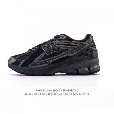 公司级 新百伦 New Balance M1906系列 复古运动鞋单品宝藏老爹鞋款。作为Nb最经典的档案鞋型之一，与 2一样，1906有着Nb最成熟的技术加持和