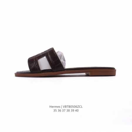公司级 Hermes Footwear Woman 爱马仕 礼装 休闲拖鞋 黑白等多色万年经典爱马士 女神标配 度假 居家 必备凉拖鞋 东莞原厂真皮大底平底拖鞋 - 点击图像关闭